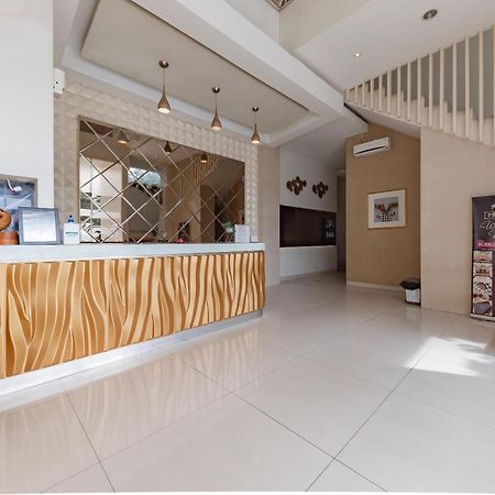 Reddoorz Hostel At Kiara Cozy Kircon Бандунг Екстер'єр фото