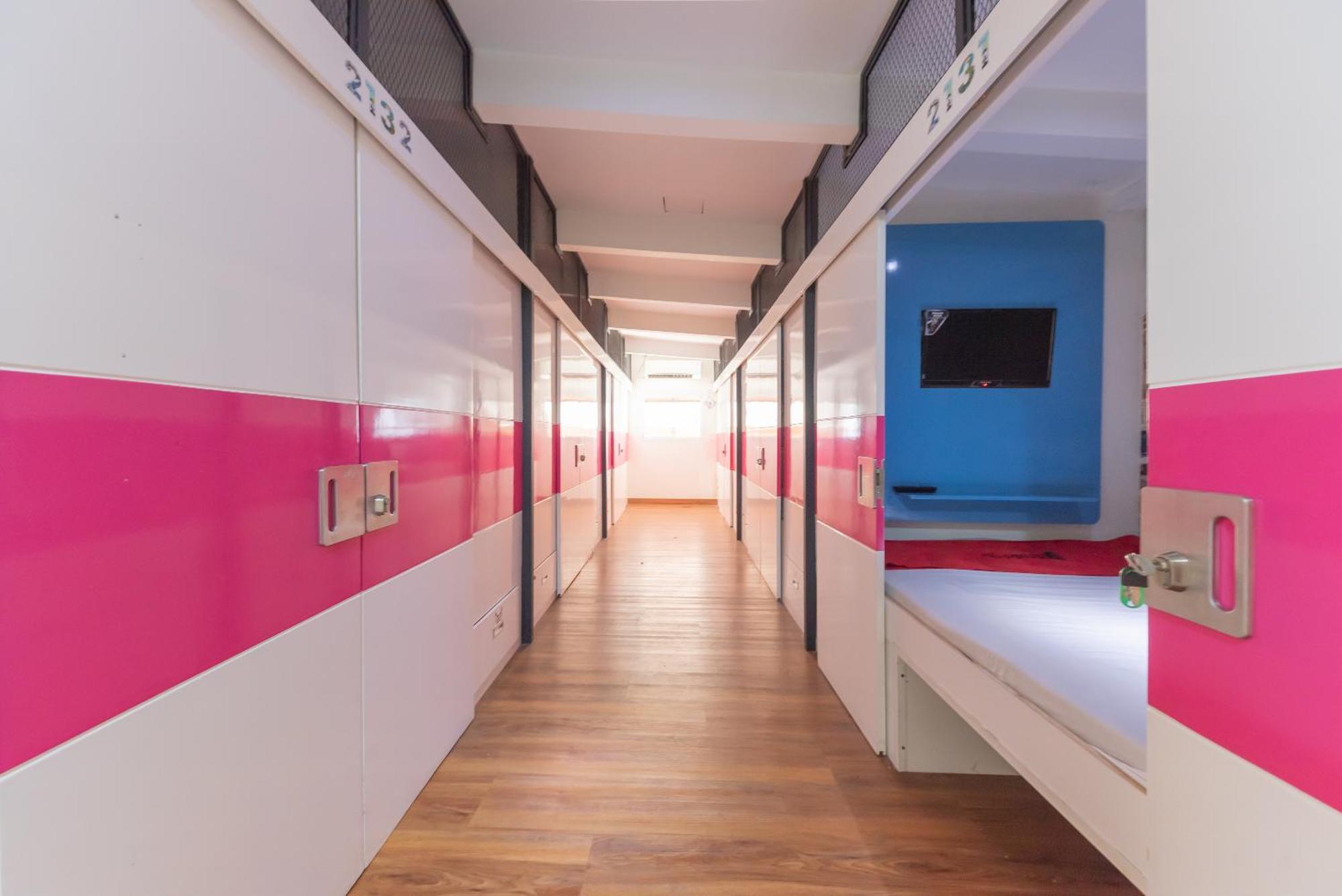 Reddoorz Hostel At Kiara Cozy Kircon Бандунг Екстер'єр фото