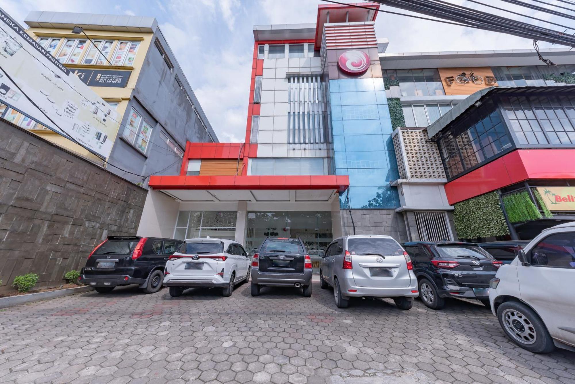 Reddoorz Hostel At Kiara Cozy Kircon Бандунг Екстер'єр фото